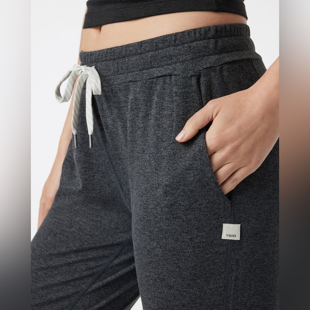 Vuori‎ | Performance Joggers | Charcoal Heather | Women's Size Small - Picture 7 of 11